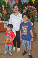 at Manoj Bjapai_s daughter_s birthday bash in The Club on 23rd Feb 2012 (45).JPG